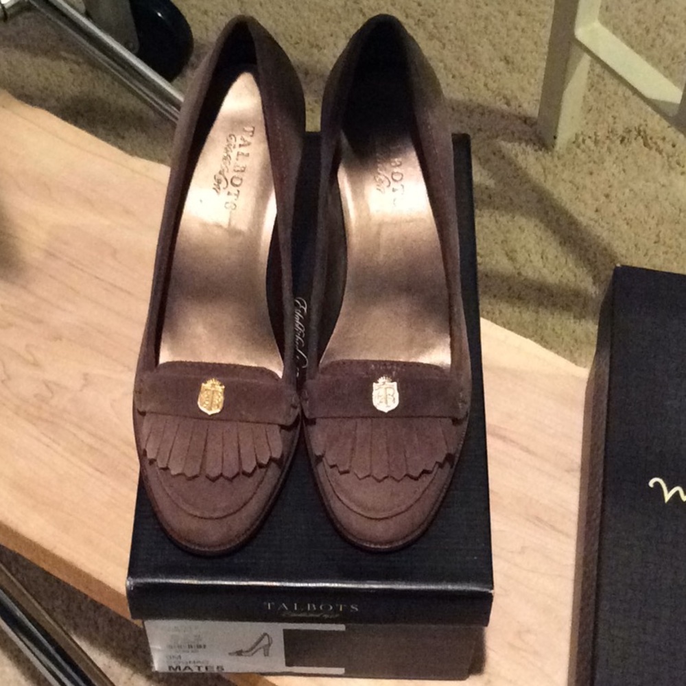Talbots brown suede classic pumps
